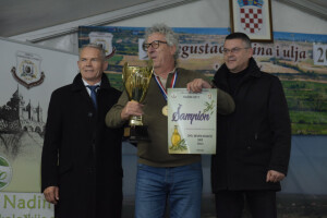 Neven Kovačić iz Omiša šampion maslinovih ulja!