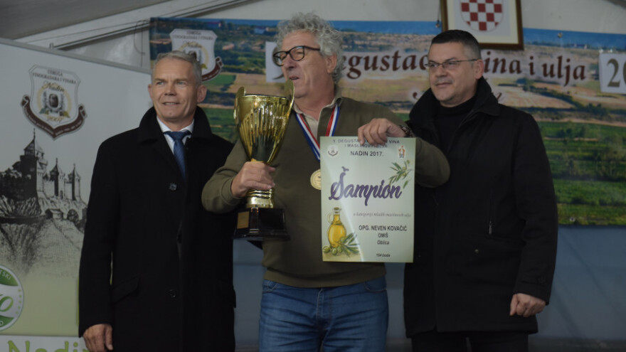 Neven Kovačić iz Omiša šampion maslinovih ulja!