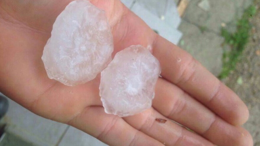 Tuča poharala Cazin i okolicu!