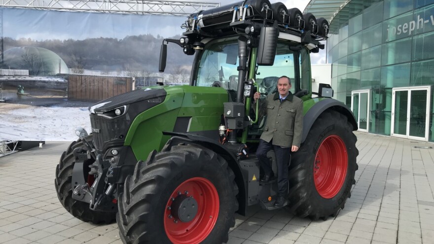 Fendt traktor na vodonik: Dva prototipa poslata na farme