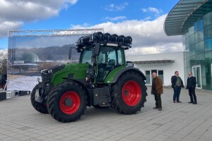 Fendt traktor na vodik: Dva prototipa poslana na farme