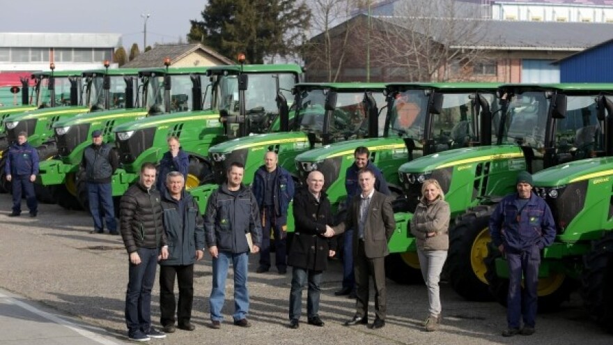 Žito preuzelo 12 John Deere traktora