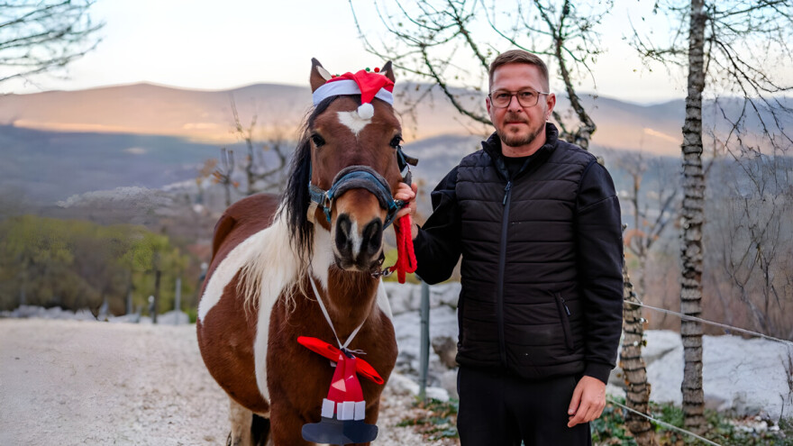 Tihomir Lučić: Od konja Paška do 4,5 milijuna božićnih lampica - priča o ljubavi prema rodnom kraju