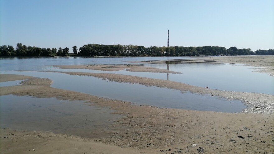 Nivo Dunava na istorijskom minumumu - nasukana tri broda