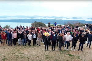 Maslinari prepoznali poruku pjesme Rim Tim Tagi Dim - želimo u Lijepoj našoj živjeti od poljoprivrede
