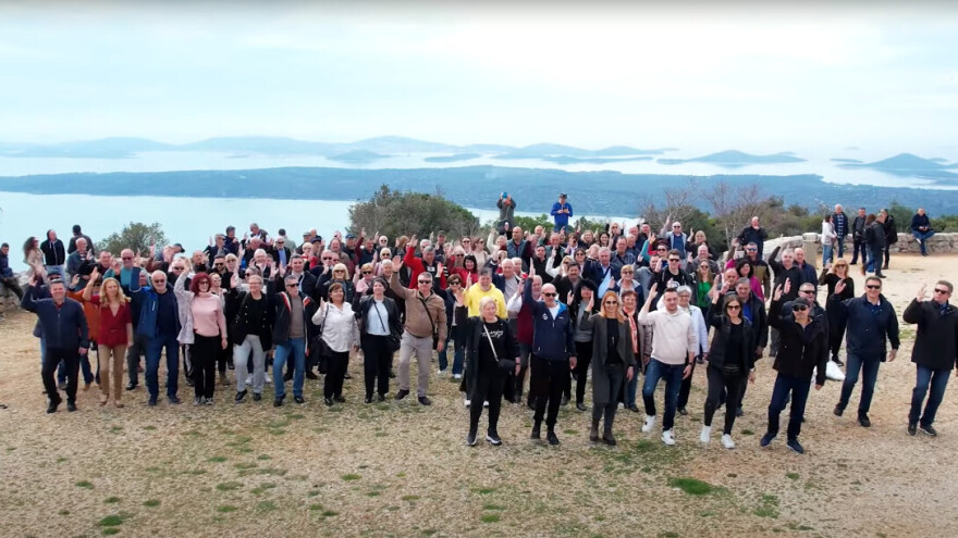 Maslinari prepoznali poruku pjesme Rim Tim Tagi Dim - želimo u Lijepoj našoj živjeti od poljoprivrede