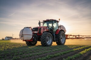 Nošena prskalica sa dodatnim prednjim rezervoarom