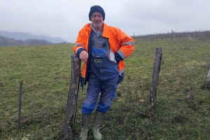 Iz bagera u šljivik: Penzioner Novica podigao voćnjak, ulazi i u stočarske vode