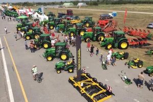 Novocommerce na 5. FarmShow dovodi najnovije strojeve, a slavi i 100 godina John Deere traktora!
