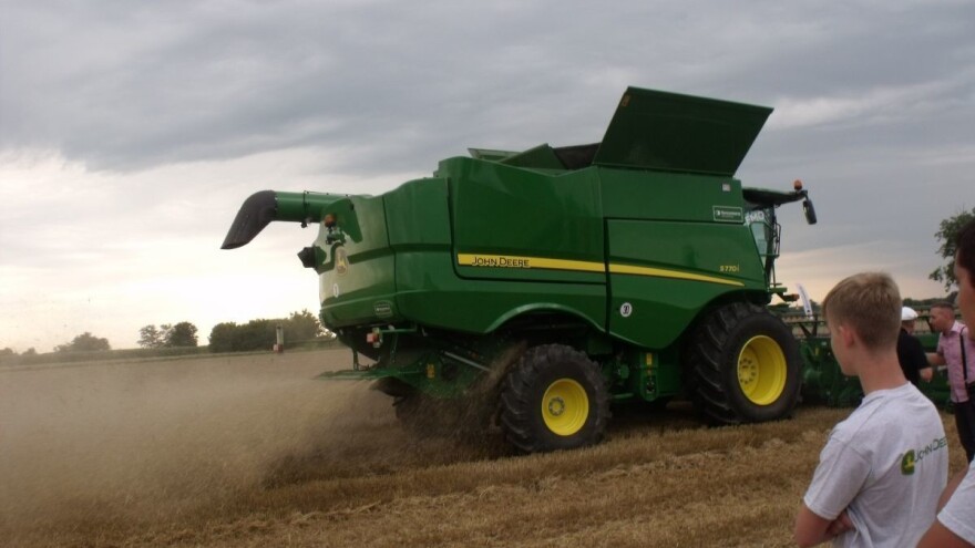 John Deere, Bednar i KUHN, a posebice kombajn S770i ostavili poljoprivrednike bez daha. Znate li da ih možete i unajmiti?