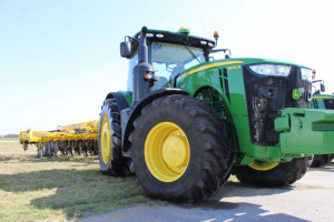 Dugo očekivani John Deere 8400R na Farm Showu!