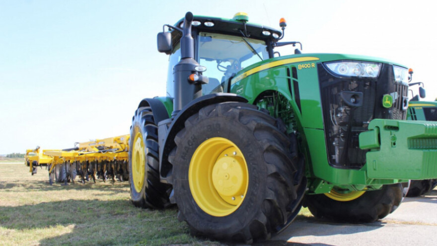Dugo očekivani John Deere 8400R na Farm Showu!