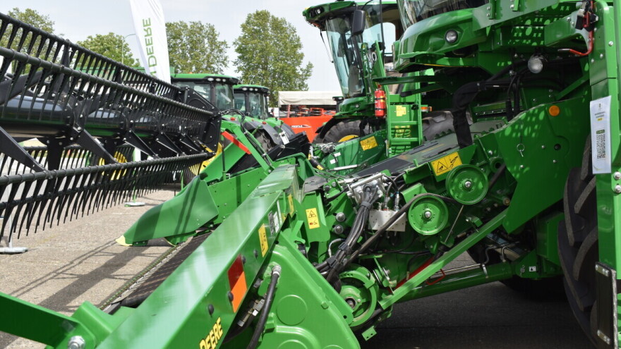 John Deere: Dajte otkaz, dobit ćete otpremninu i vratit ćemo vas na posao!