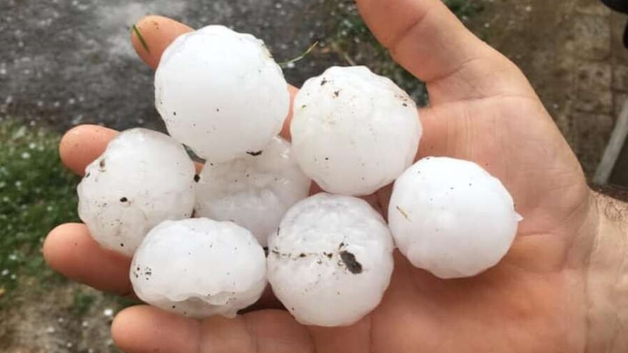 Slavoniju pogodila tuča veličine loptice za golf, a kod Nove Gradiške zabilježena pijavica