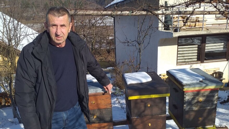 Nusret Sirćo politiku zamijenio pčelarenjem, Hajra je bila posrednik