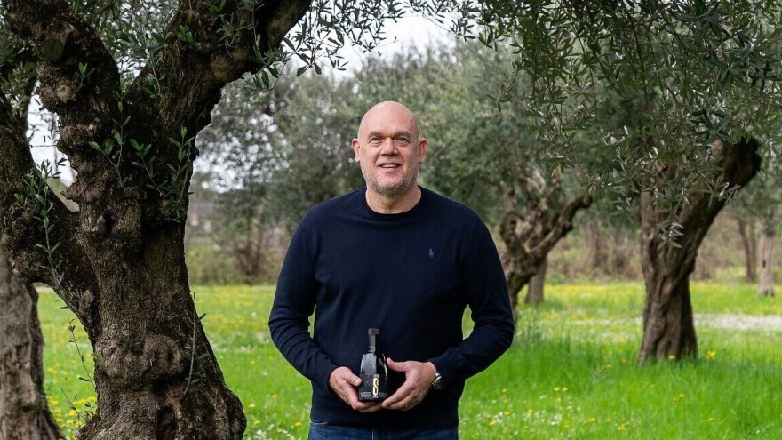 Trofejni košarkaški trener Neven Spahija virtuoz je i u maslinarstvu