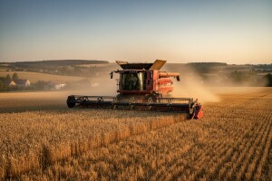 Obitelj Malnar i u kriznim vremenima ulaže u poljomehanizaciju
