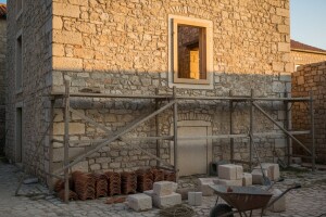 Obnova starina: konzervatori sude o eko-etno selima