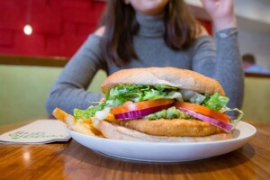Raste popularnost prehrane na biljnoj bazi, a veganski burgeri sve traženiji