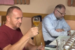 Damir Martić ima najbolji med od bagrema u Požeško-slavonskoj županiji