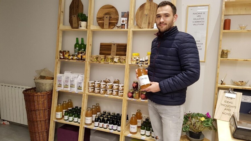 Voćnjak posadili iz hobija, danas posao sa sokovima postao pravi biznis