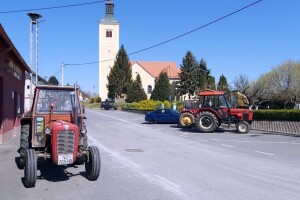 Kad oni ne mogu do njih, vlasnicima traktora 'dovezli' stanicu za tehnički pregled