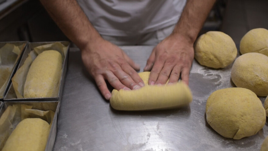 Od zrna pšenice do gotovog kruha treba 12 sati