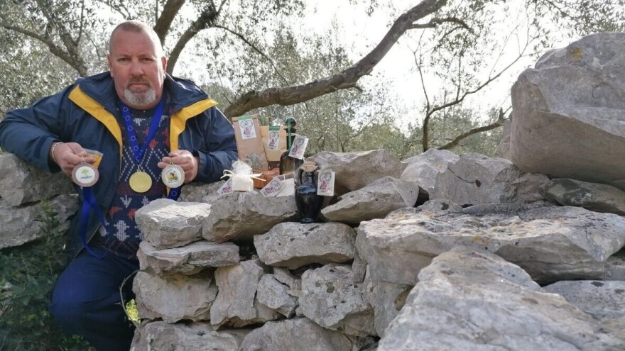 Poker odličja iz stoljetnog maslinika otočnog predsjednika Denisa Barića