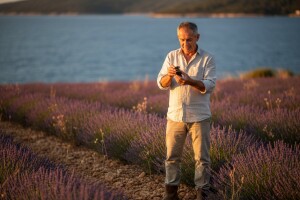 OPG Grgo Lučić nudi eterična ulja sa otoka Hvara
