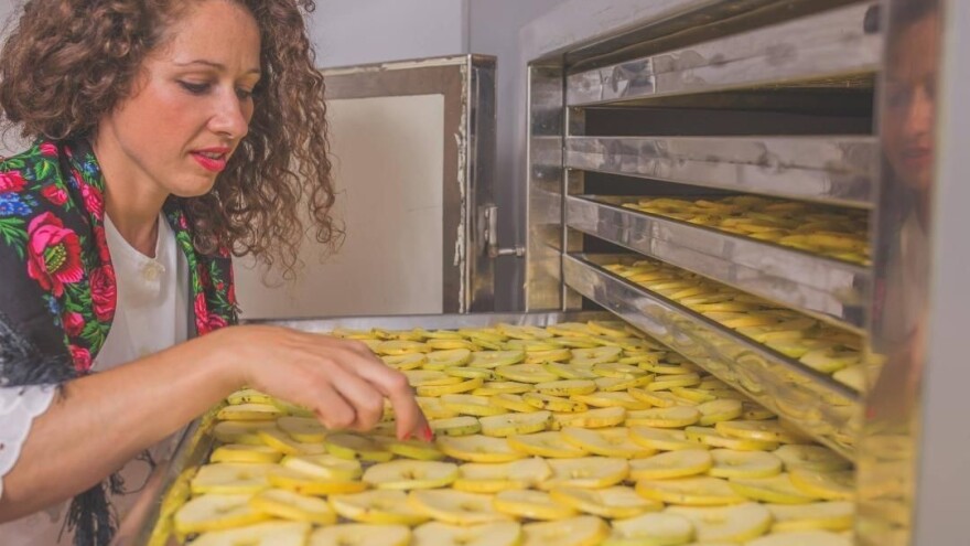 Obitelj Hažić uspješno je spojila jabuke, vino i turizam i kažu: I u Hrvatskoj se puno toga može