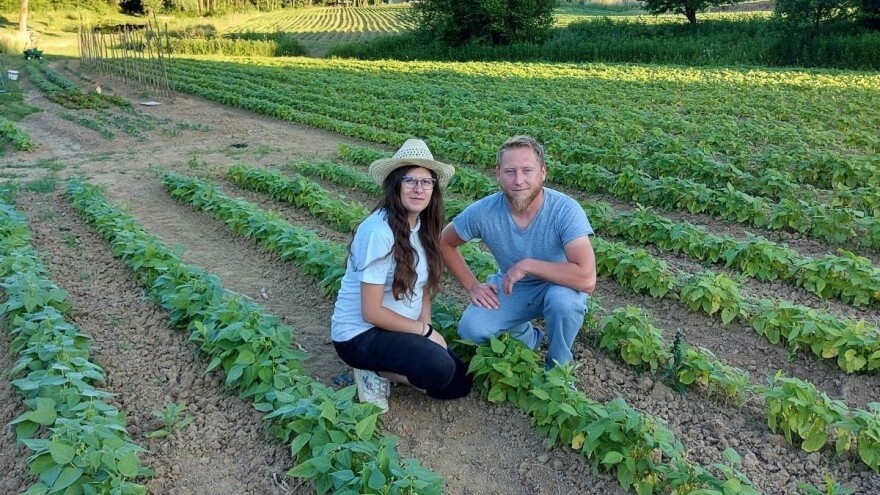 Strojovođa i magistra povijesti do posla putuju kilometrima, ali svoje selo ne žele napustiti