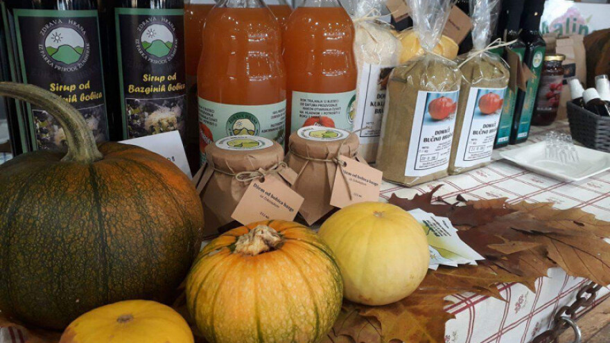 Bučino ulje, medenjaci, voće - zdrava hrana iz Žumberka