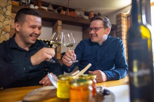 Od meda do medovine i ruralnog turizma: Braća Ferbežar razvila i voćno piće melomel