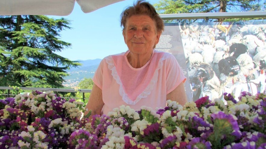 Milka Smojver već 30 godina ima OPG, a s 82 još uvijek gotovo sve radi sama