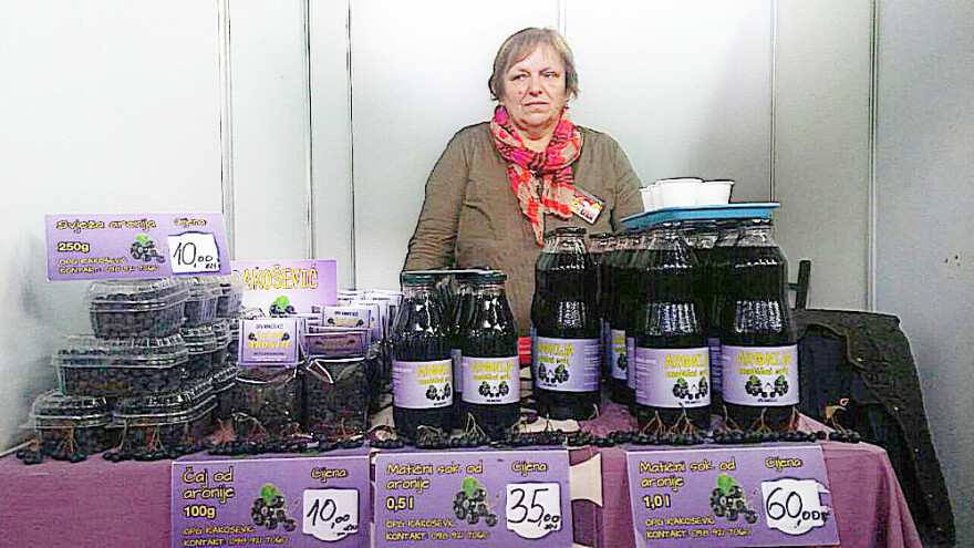 I u mirovini se radi - proizveli 3,5 tone eko aronije na 1 ha