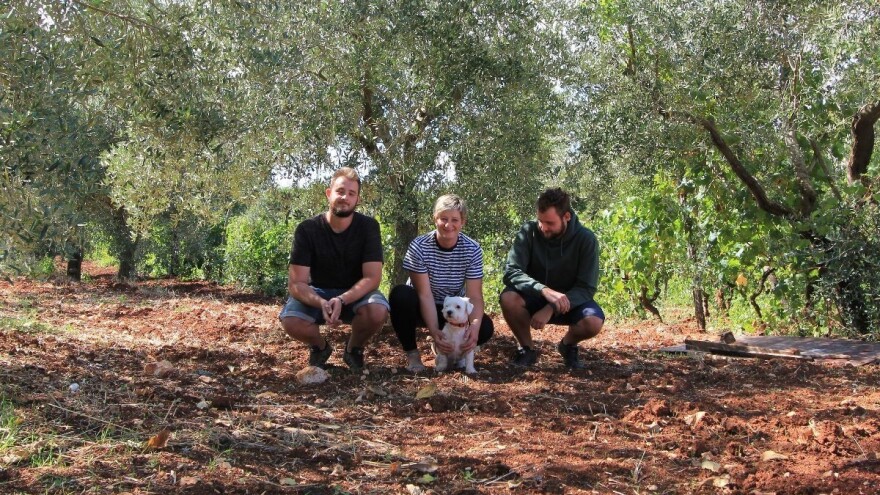 Još jedan red pa gremo skupa doma - slogan je, ali i poticaj na rad obitelji Bulić