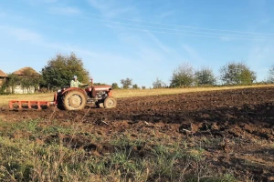 Sedam udruženja pozvano na sastanak u Vladi Srbije - teme: Upis parcela i Poljoprivredna komora