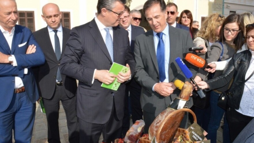 Do paške janjetine je malo teže doći!