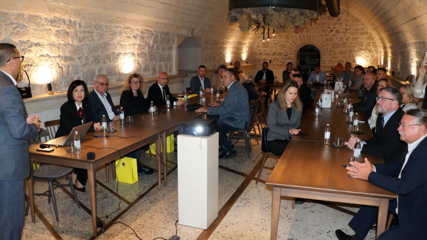 Žrtve mina kao proizvođači meda uče druge o značaju pčela