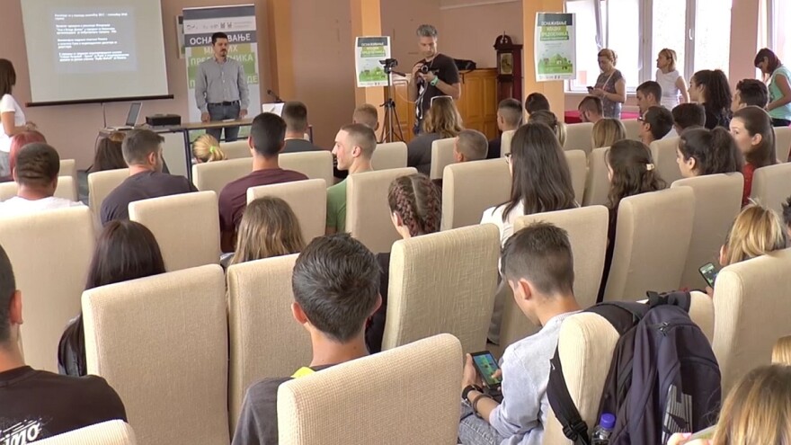 Ruma: Po 200.000 dinara za šest učenika sa najboljim biznis planovima