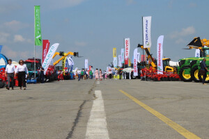 Mehanizacija izložena na 13 hektara - otvoren dosad najveći FarmShow