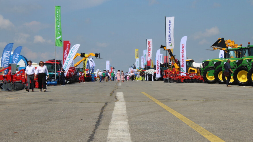 Mehanizacija izložena na 13 hektara – otvoren dosad najveći FarmShow