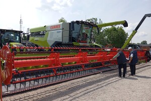 Čudo od 780 konja: Ovo je najveća i najskuplja mašina na Poljoprivrednom sajmu
