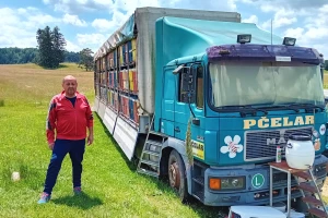 Dobrom medu ne treba reklama: Nekadašnji rukometaš svakog ljeta s pčelamana Romaniji
