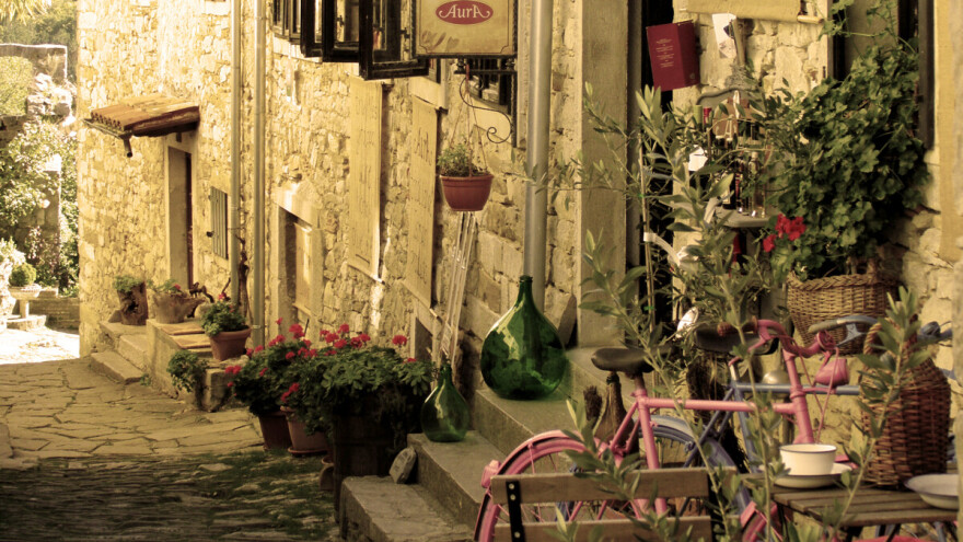 Degustiranje rakija u Humu, najmanjem gradu na svijetu