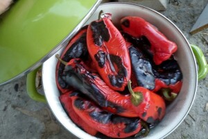 Tradicionalni recepti za spremanje ajvara i kečapa