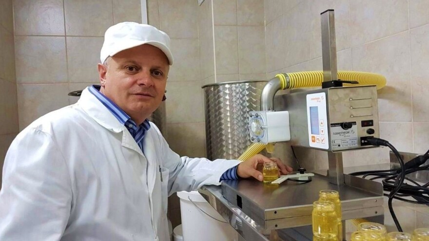 Pčelari dočekali dobru godinu, ali sada nedostaje staklenki za med?