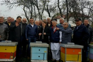 Ministar posetio pčelare u Gadžinom Hanu