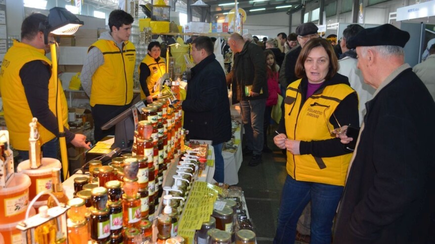 Izvezli smo 374 tone, a uvezli 1.300 tona meda, te se brojke moraju mijenjati