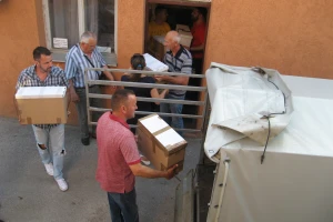 Pčelari iz Šumadije i Pomoravlja poslali pomoć u Kikindu